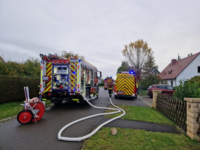 B2Brand mittel, Wohnungsbrand, Frohburg OT Benndorf Freiwillige